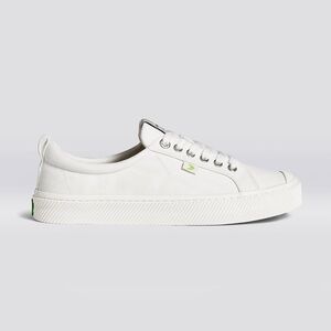 NIB Cariuma OCA Low Off-White Canvas Sneaker